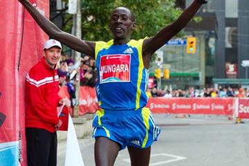 Kenneth Mungara lowers his year old Canadian All Comers record to 2:07:57 in Toronto (Scotiabank Toronto Waterfront Marathon organisers)