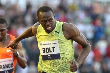 Working hard - Usain Bolt leaning to his 9.77w dash in Ostrava 2009 (Ostrava organisers)