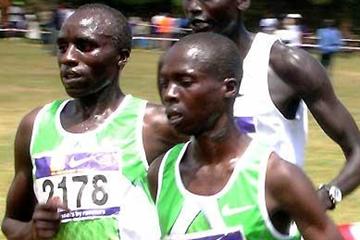 Evans Cheruiyot (2178), Hosea Macharinyang (2208) and Robert Cheruiyot (behind) battle for control of the race in Eldoret (David Macharia)
