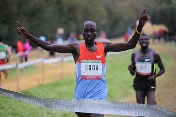 Kenya's Jairus Birech winning at the 2013 ‘Cross Internacional de Itálica’ in Santiponce (Sevilla) (Alfambra Fundacion ANOC)