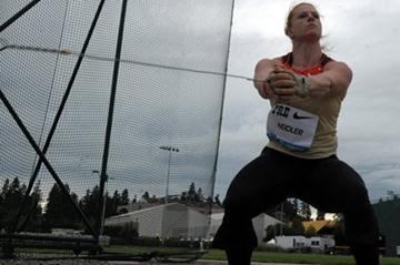 Betty Heidler throwing in Eugene (Kirby Lee - Image of Sport)