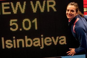 A familiar site - Yelena Isinbayeva with her World record numbers in Stockholm (Anders Sjogren / DECA Text&Bild)