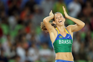 Fabiana Murer ()