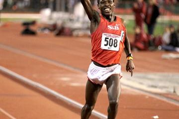 Bedan Karoki improves to 27:13.67 in Palo Alto (Victah Sailer)