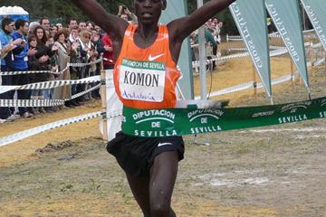 Leonard Komon takes a big win in Seville (Miguel Alfambra)