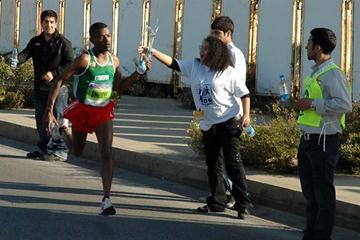 Alemayehu Shumye of Ethiopia on the way to winning the 2008 BLOM Beirut Marathon (LOC)
