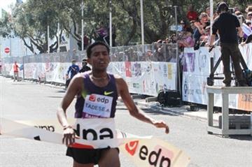 Sizzling 58:30 for Zersenay Tadese in Lisbon in 2011 (Marcelino Almeida)