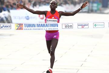 Sharon Cherop winning in Turn (Giancarlo Colombo)