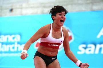 Roberta Bruni after clearing Italian indoor record of 4.60 in Ancona (Giancarlo Colombo)