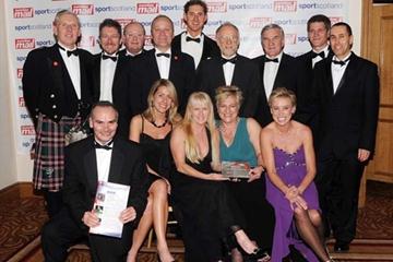 Edinburgh XC award:Left to right, Alan Potts, Geoff Wightman, Paul Bush - behind , Gavin Lightwood, Ross Cunningham, Alex Jackson, Ron Morrison, Paul Hardy, David Wardrop, front row - Stuart Mullen, Katy Anderson, Cherry Alexander, Liz Mendl, Liz McColgan (IAAF.org)