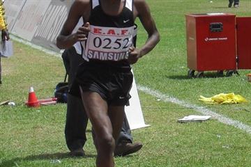 Abera Kuma en route to the Ethiopian 5000m title in Addis Ababa (Bizuayehu Wagaw)