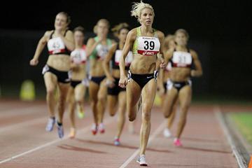 Kelly Hetherington wins the 800m (Getty Images)