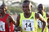 Geoffrey Mutai en route to his 59:43 win in Ras Al Khaimah (Victah Sailer)