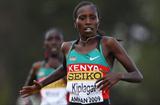 Florence Kiplagat overtakes Linet Masai to lead a Kenyan 1-2 in the senior women's race (Getty Images)