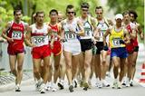 Robert Korzeniowski (POL) leads the pack early on in the race (Getty Images)