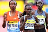 Vivian Cheruiyot takes control in the 5000m in Crystal Palace (Mark Shearman )