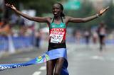 Edna Kiplagat triumphs in Daegu (Getty Images)