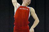 Igor Pavlov wins the 2004 World Indoor Pole Vault title (AFP/Getty Images)