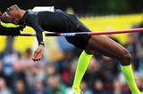 Chaunte Lowe clears 2.00m in Crystal Palace (Mark Shearman )