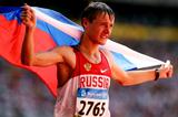 Valeriy Borchin celebrates his 20km walk victory (Getty Images)