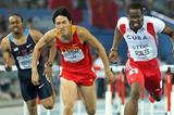 Liu Xiang (L) of China and Dayron Robles of Cuba fighting for the first place during the men's 110 metres hurdles final (Getty Images)