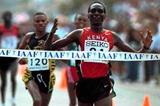 Paul Tergat clinches his second World Half Marathon title - 2000. (Getty Images)
