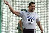 Koji Murofushi after spinning to victory in Athens (Getty Images)