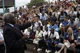Lamine Diack speaks to athletes in Sherbrooke (IAAF)